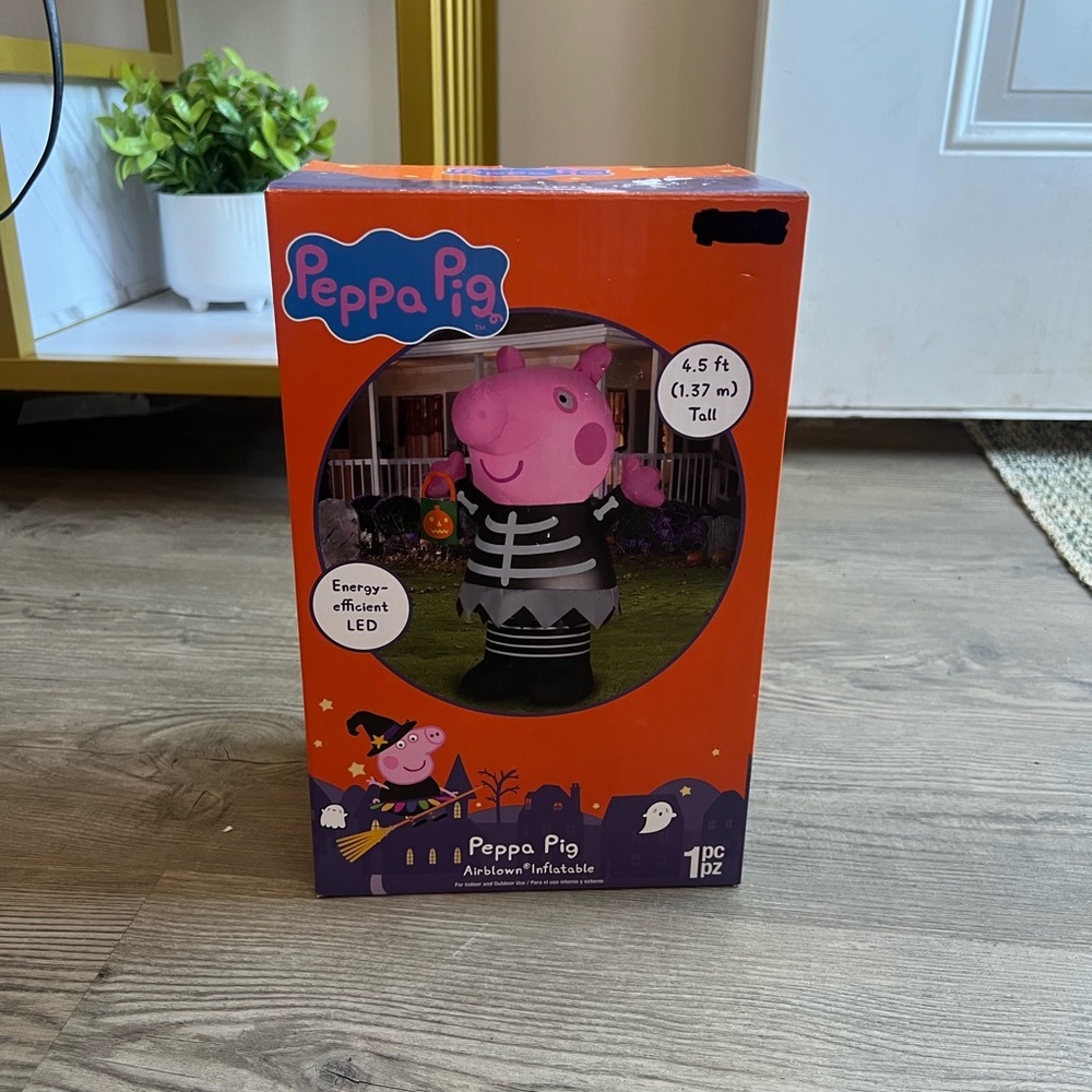 Gemmy 4.5-ft Lighted Hasbro Peppa Pig Peppa Pig Skeleton Inflatable